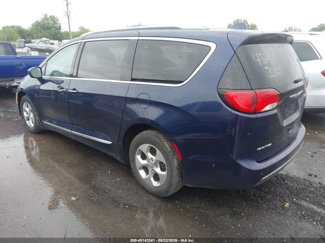 2017 Chrysler Pacifica Touring-l Plus მანქანა იყიდება აუქციონზე, vin: 2C4RC1EG8HR519213, აუქციონის ნომერი: 45143341