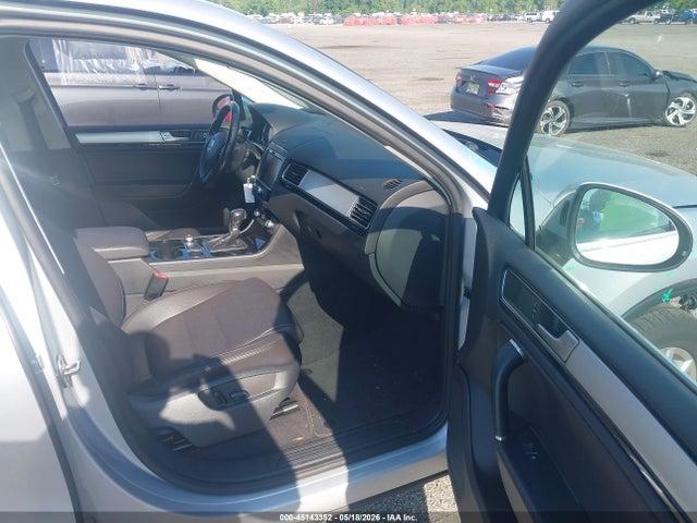Продаж на аукціоні авто 2016 Volkswagen Touareg Vr6 Sport, vin: WVGEF9BP4GD008829, номер лоту: 45143352