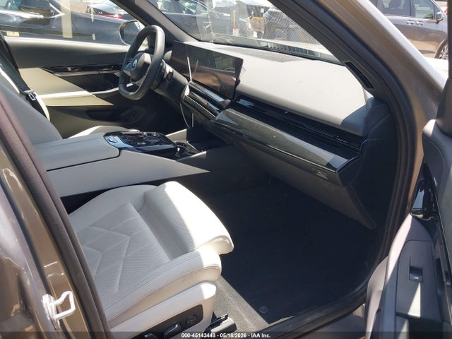 BMW 530I 2024 WBA43FJ07RCR24518 Image 5