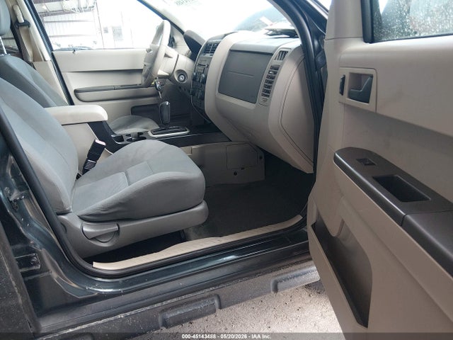 45143488 :رقم المزاد ، 1FMCU02Z68KA21900 vin ، 2008 Ford Escape Xls/xls Manual مزاد بيع