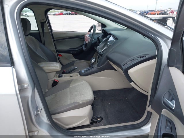 Ford FOCUS SE 2014 1FADP3K21EL231496 Image 5