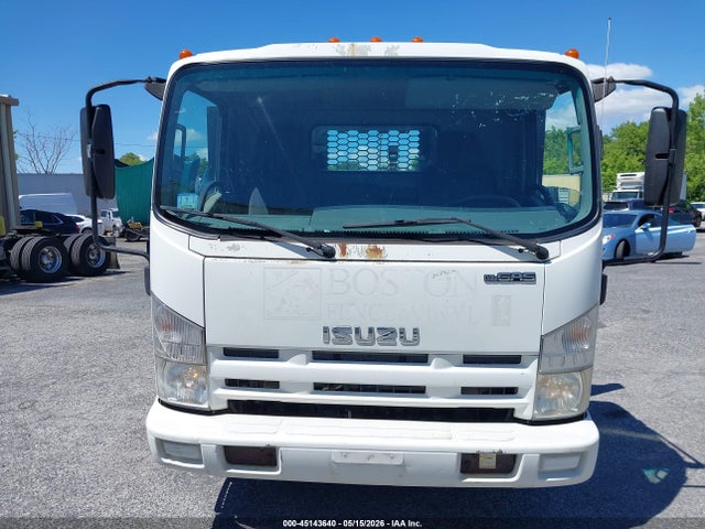 45143640 :رقم المزاد ، 54DB4W1B5CS802631 vin ، 2012 Isuzu Npr مزاد بيع
