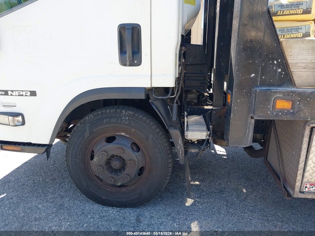 45143640 :رقم المزاد ، 54DB4W1B5CS802631 vin ، 2012 Isuzu Npr مزاد بيع