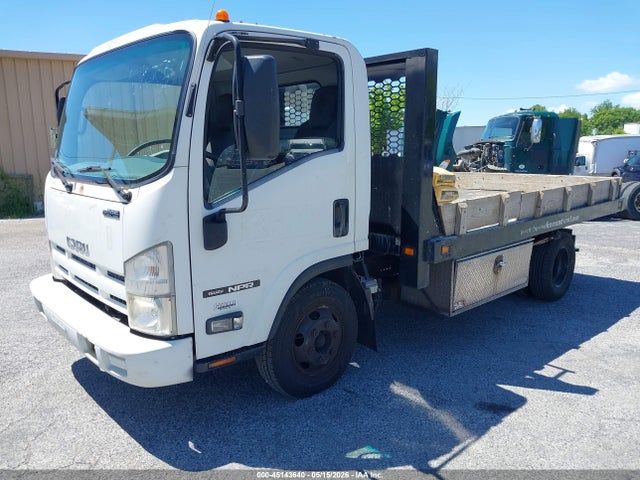 45143640 :رقم المزاد ، 54DB4W1B5CS802631 vin ، 2012 Isuzu Npr مزاد بيع