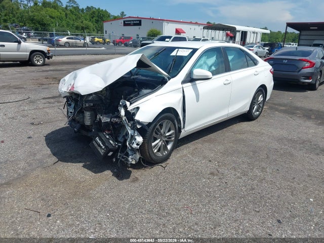 45143643 :رقم المزاد ، 4T1BF1FK5HU806843 vin ، 2017 Toyota Camry Se مزاد بيع