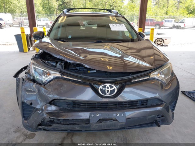 2T3BFREV9GW495076 Toyota RAV4 LE