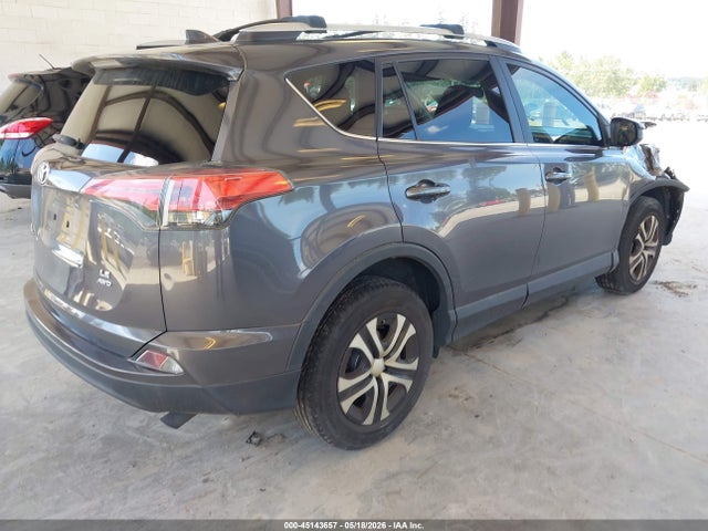 2T3BFREV9GW495076 Toyota RAV4 LE