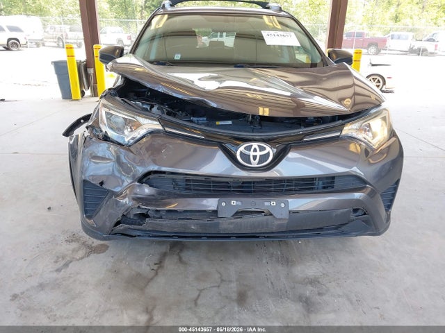 2T3BFREV9GW495076 Toyota RAV4 LE