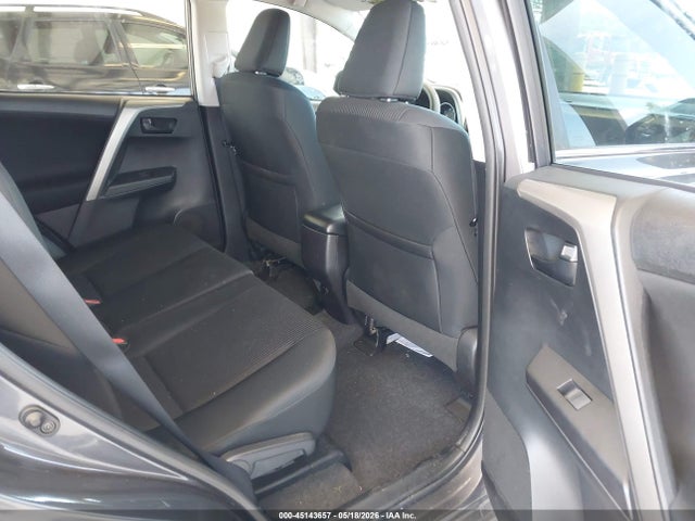 2T3BFREV9GW495076 Toyota RAV4 LE