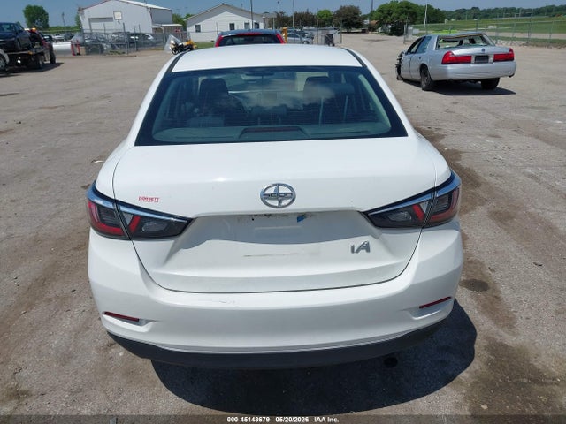 45143679 :رقم المزاد ، 3MYDLBZV1GY119826 vin ، 2016 Scion Ia مزاد بيع