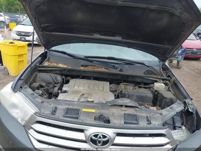 Auction sale of the 2013 Toyota Highlander Se V6, vin: 5TDBK3EH4DS279202, lot number: 45143796