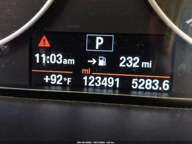 BMW 320i 2017 WBA8E1G31HNU18508 Image 16