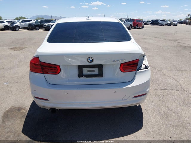 BMW 320i 2017 WBA8E1G31HNU18508 Image 17