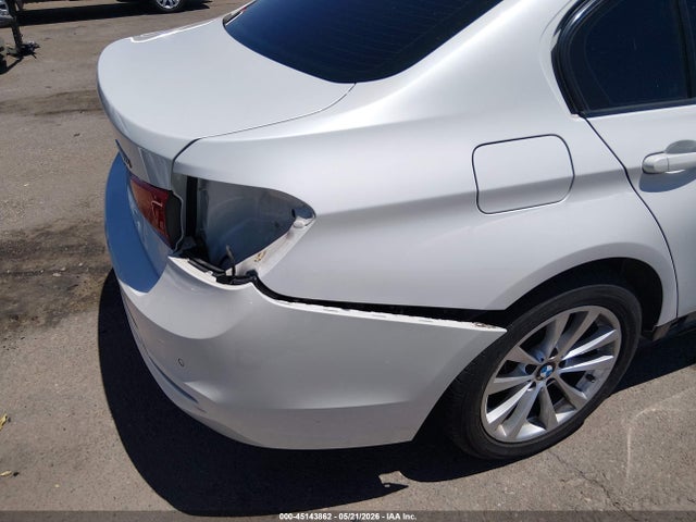 BMW 320i 2017 WBA8E1G31HNU18508 Image 19
