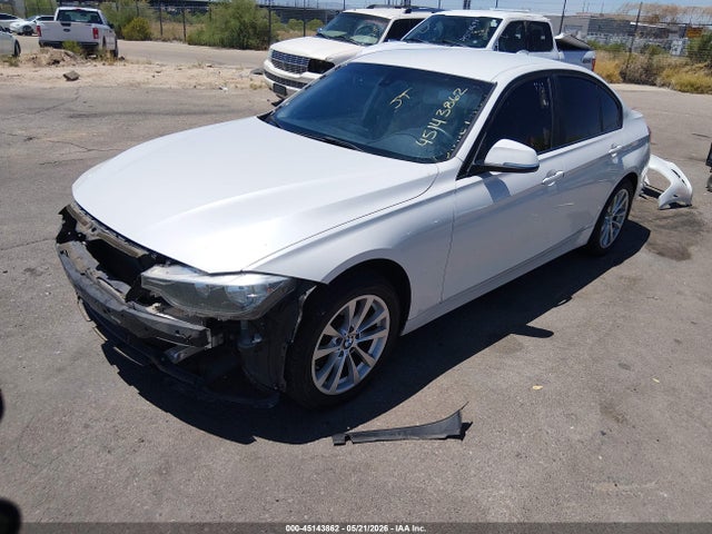 BMW 320i 2017 WBA8E1G31HNU18508 Image 2