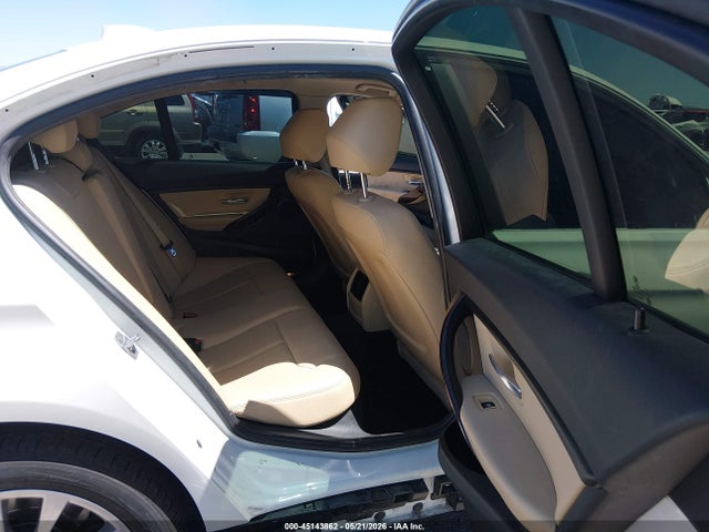 BMW 320i 2017 WBA8E1G31HNU18508 Image 8
