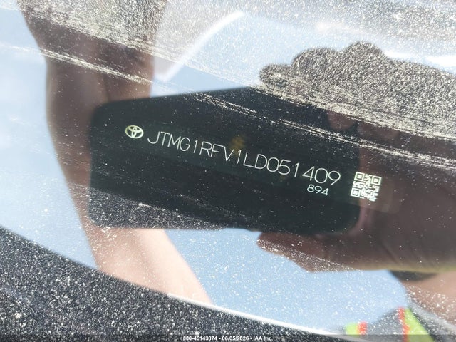 Toyota RAV4 LE 2020 JTMG1RFV1LD051409 Image 17