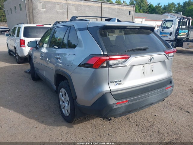 Toyota RAV4 LE 2020 JTMG1RFV1LD051409 Image 3