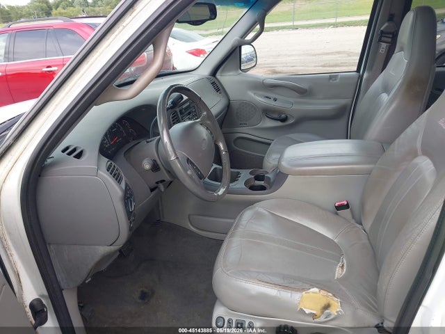 2000 Ford Expedition Eddie Bauer მანქანა იყიდება აუქციონზე, vin: 1FMRU17L7YLA37604, აუქციონის ნომერი: 45143885