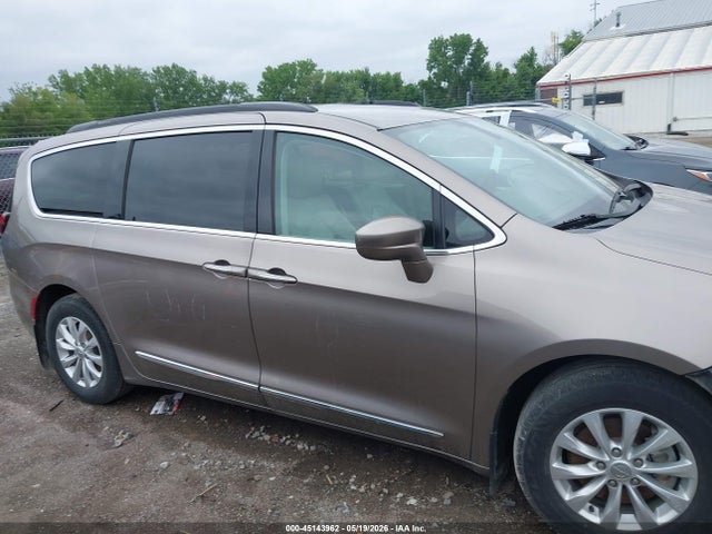Chrysler Pacifica Touring-l 2017 2C4RC1BG1HR839834 Image 13