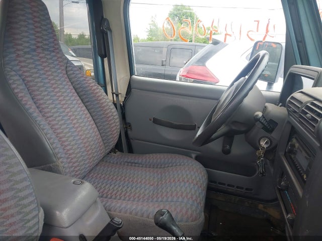 1998 Jeep Wrangler Se მანქანა იყიდება აუქციონზე, vin: 1J4FY29P8WP752912, აუქციონის ნომერი: 45144050