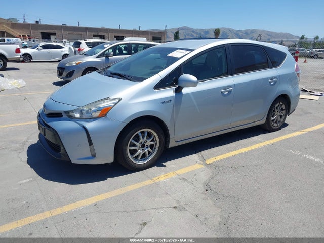 Toyota Prius V Four 2016 JTDZN3EU1GJ052294 Image 2