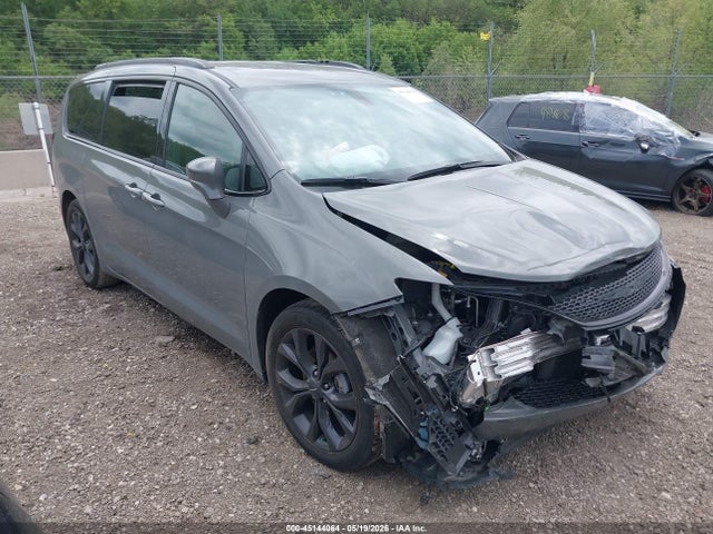 Продаж на аукціоні авто 2020 Chrysler Pacifica Touring L, vin: 2C4RC1BG2LR281890, номер лоту: 45144064