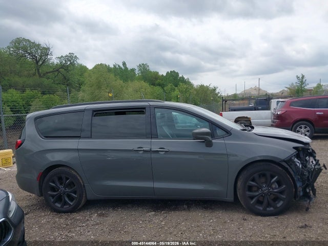 Продаж на аукціоні авто 2020 Chrysler Pacifica Touring L, vin: 2C4RC1BG2LR281890, номер лоту: 45144064