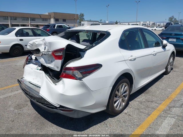 Toyota CAMRY LE 2022 4T1C11AK7NU693113 Image 4