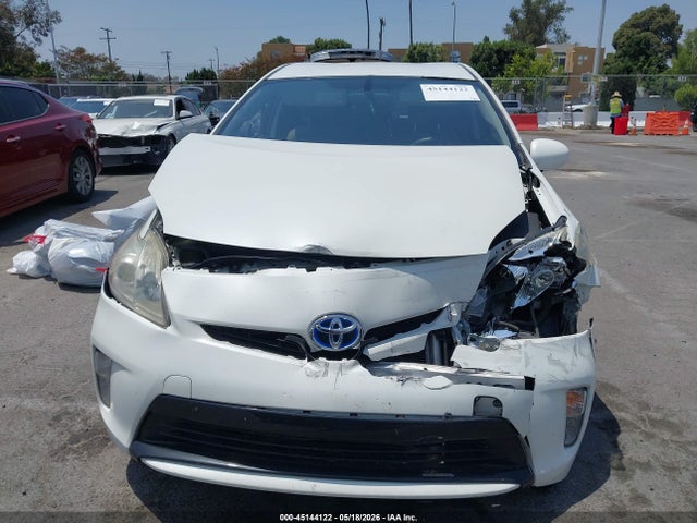 JTDKN3DU2F0419601 Toyota Prius Three