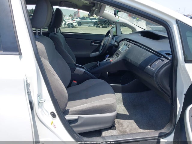 JTDKN3DU2F0419601 Toyota Prius Three