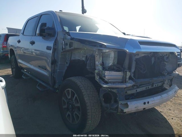 Продажа на аукционе авто 2017 Toyota Tundra Sr5 5.7l V8, vin: 5TFDW5F1XHX585265, номер лота: 45144150