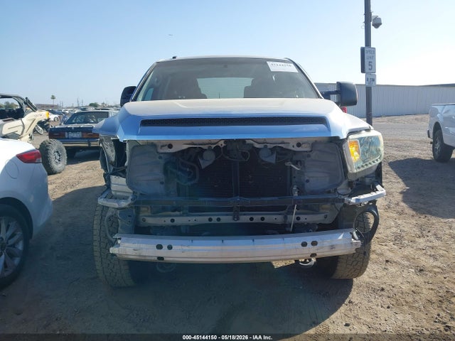 5TFDW5F1XHX585265 Toyota Tundra Sr5 5.7l V8