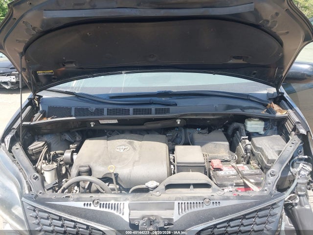 Продажа на аукционе авто 2018 Toyota Sienna Se Premium 8 Passenger, vin: 5TDXZ3DC5JS953912, номер лота: 45144223