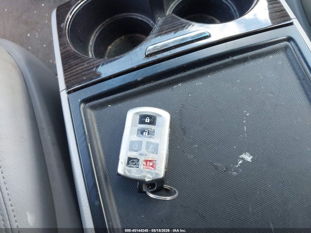 5TDYK3DC1FS549876 Toyota Sienna Xle 8 Passenger