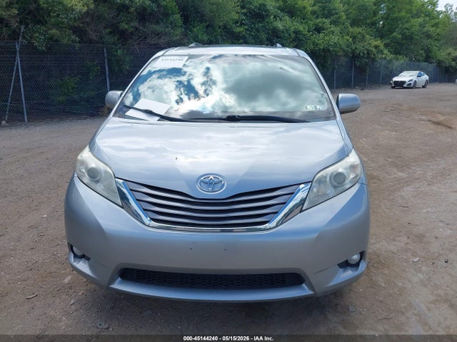 5TDYK3DC1FS549876 Toyota Sienna Xle 8 Passenger