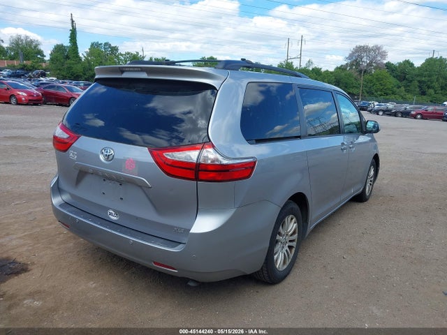 5TDYK3DC1FS549876 Toyota Sienna Xle 8 Passenger