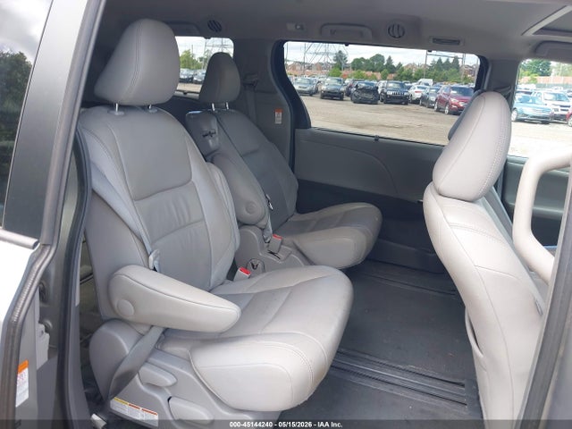 5TDYK3DC1FS549876 Toyota Sienna Xle 8 Passenger