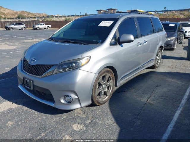 5TDXZ3DC0HS871421 Toyota Sienna Se 8 Passenger