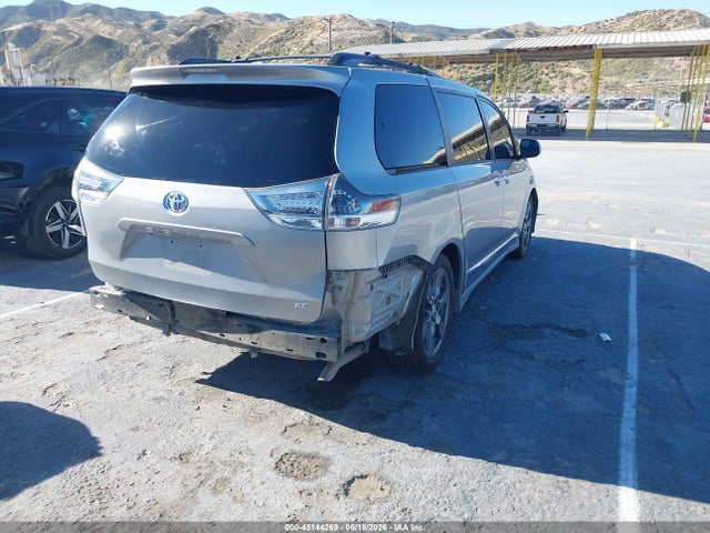 5TDXZ3DC0HS871421 Toyota Sienna Se 8 Passenger
