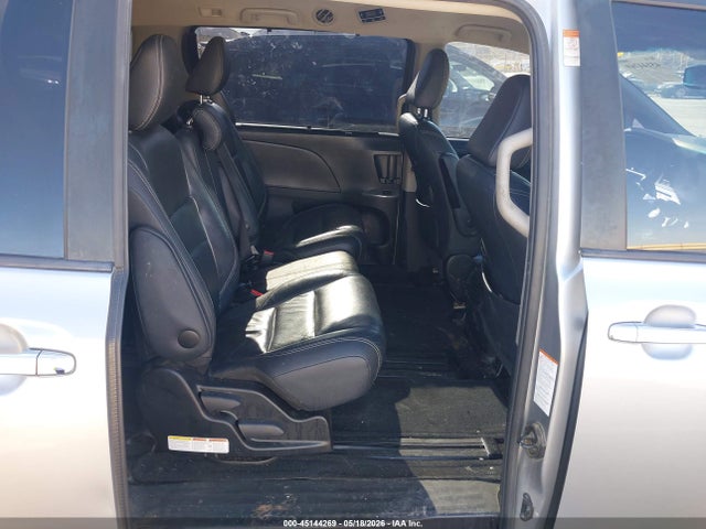 5TDXZ3DC0HS871421 Toyota Sienna Se 8 Passenger
