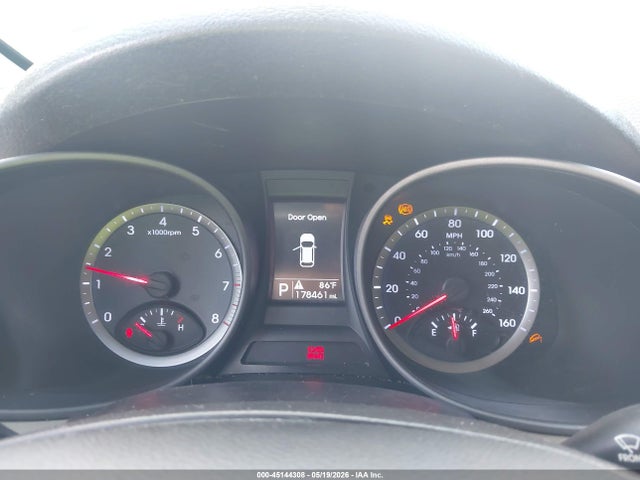 45144308 :رقم المزاد ، 5XYZU3LB2FG304055 vin ، 2015 Hyundai Santa Fe Sport 2.4l مزاد بيع