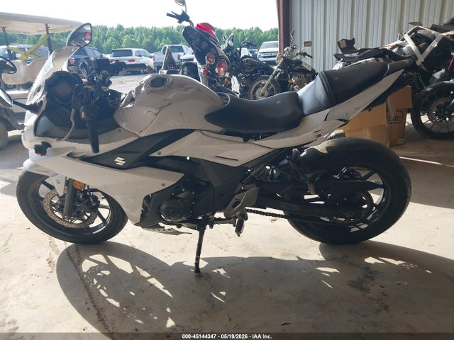 Suzuki GSX250R 2018 LC6DN11A0J1102308 Image 13