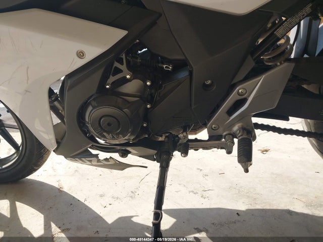Suzuki GSX250R 2018 LC6DN11A0J1102308 Image 9