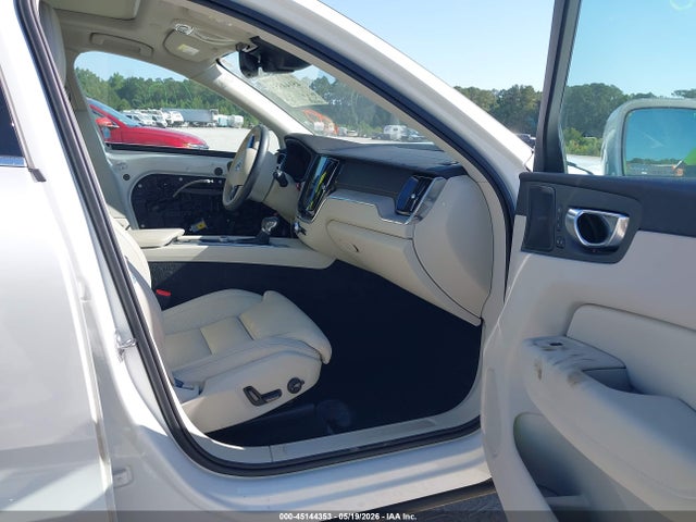 2021 Volvo Xc60 T5 Inscription მანქანა იყიდება აუქციონზე, vin: YV4102RL8M1827044, აუქციონის ნომერი: 45144353