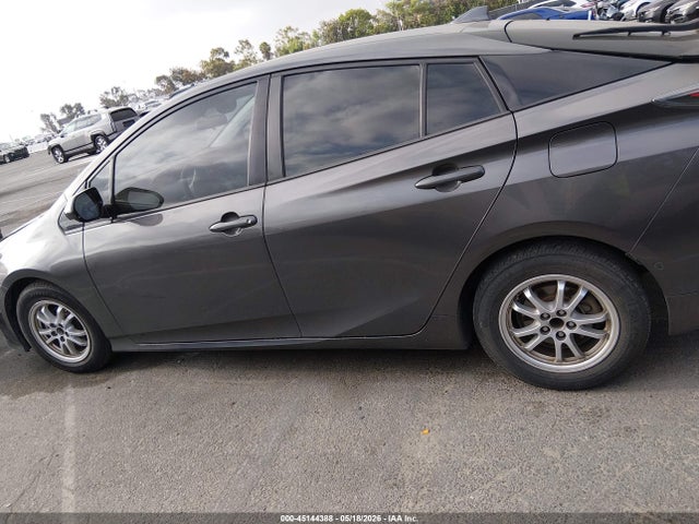 Toyota Prius Two 2018 JTDKBRFU0J3595420 Image 14