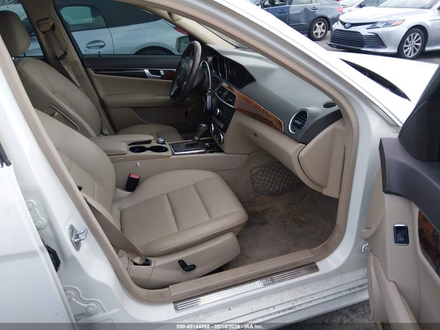 Продаж на аукціоні авто 2012 Mercedes-benz C 250 Luxury/sport, vin: WDDGF4HBXCA604055, номер лоту: 45144568