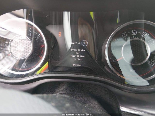 2C3CDZAT5FH823028 Dodge Challenger R/t