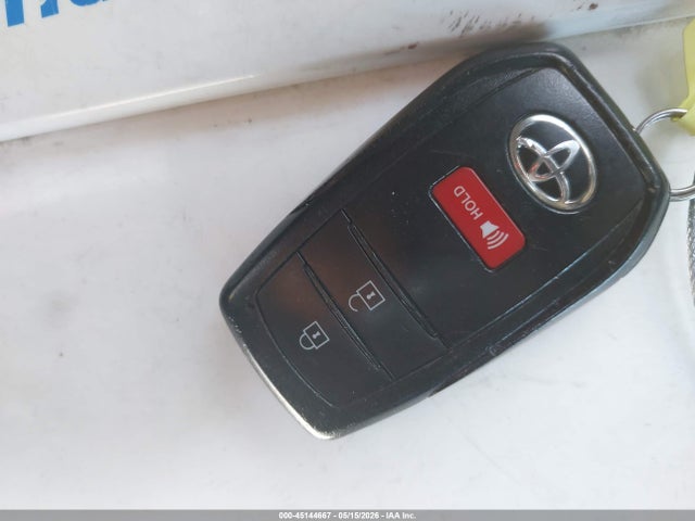 45144667 :رقم المزاد ، 7MUCAAAGXNV021542 vin ، 2022 Toyota Corolla Cross Le مزاد بيع