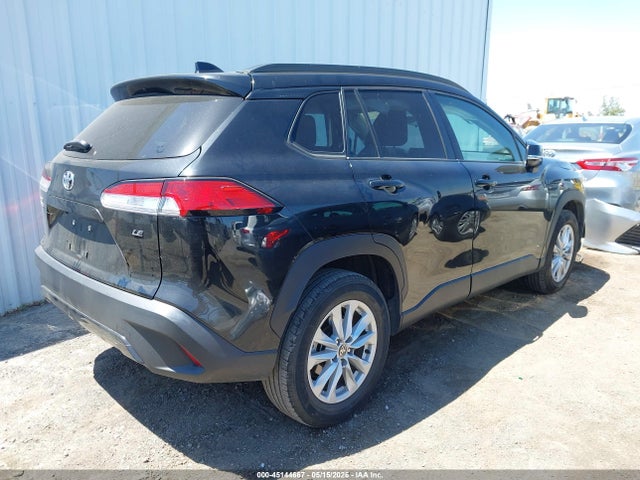 45144667 :رقم المزاد ، 7MUCAAAGXNV021542 vin ، 2022 Toyota Corolla Cross Le مزاد بيع